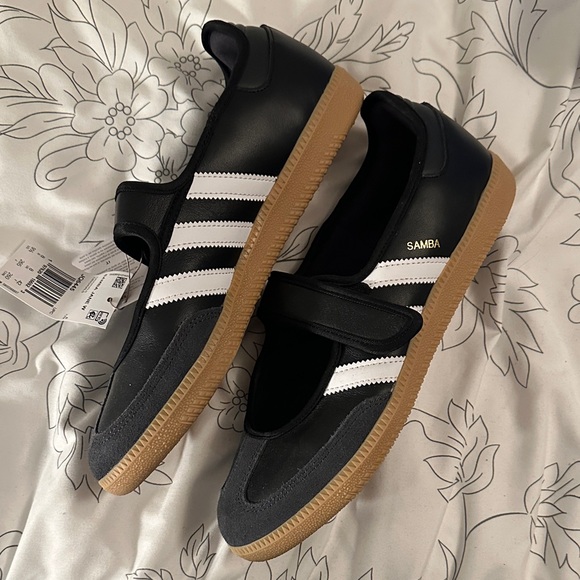 Adidas Black and White Samba Jane’s 9.5 NIB - Picture 2 of 10